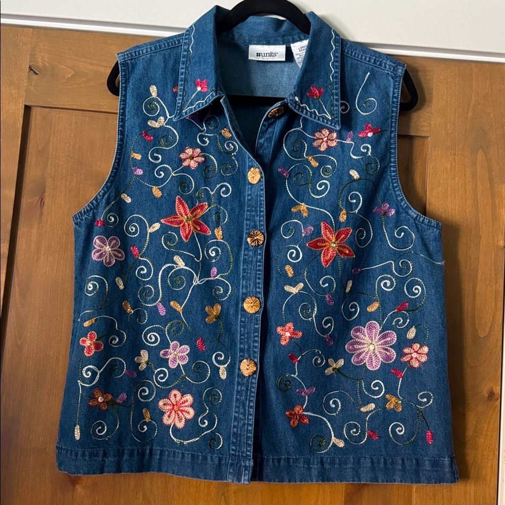 VTG Units Heavily Embroidered Floral Denim Vest Top Womens L Bohemian Artsy